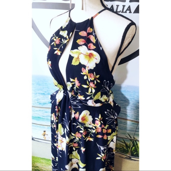 LUCY PARIS Fiji Key Hole Maxi - Picture 13 of 15